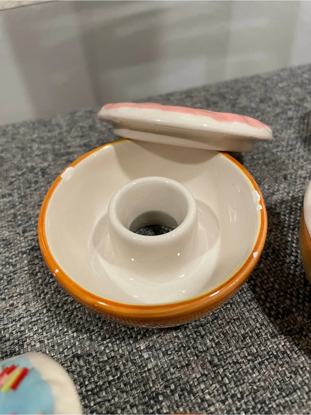 Ceramic Donut Pastry Shape trinket dishes - set of 6. Sprinkle frosting details!